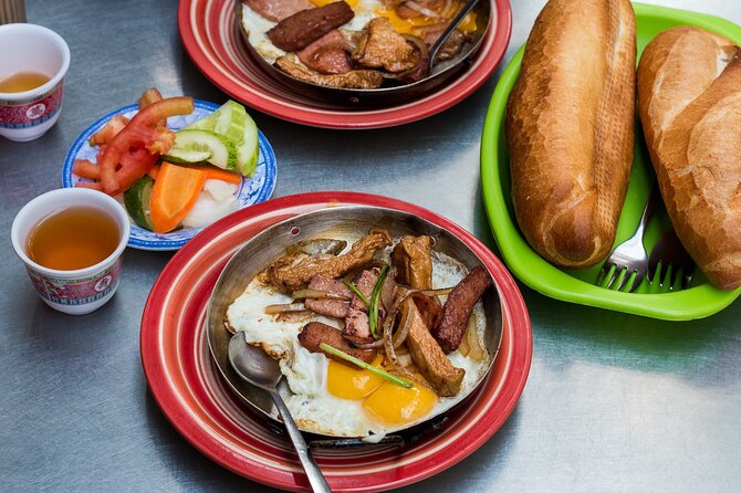 Super Niche Walking Street Food Tour in Ho Chi Minh City - Guides make or break the street experience