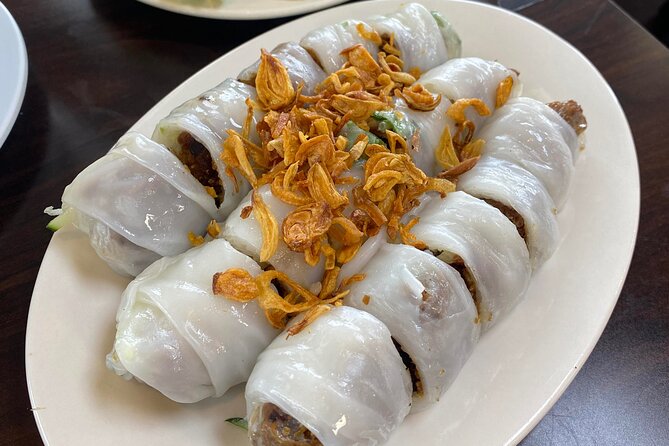 Super Niche Walking Street Food Tour in Ho Chi Minh City - Starting with Nguyen Thien Thuat apartment buildings
