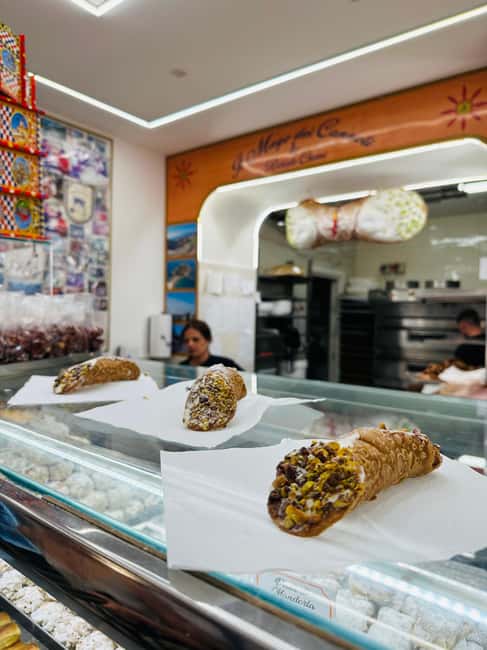 Syracuse: Street Food Walking Tour in Ortigia with Tastings - Arethusa Spring and the final drink
