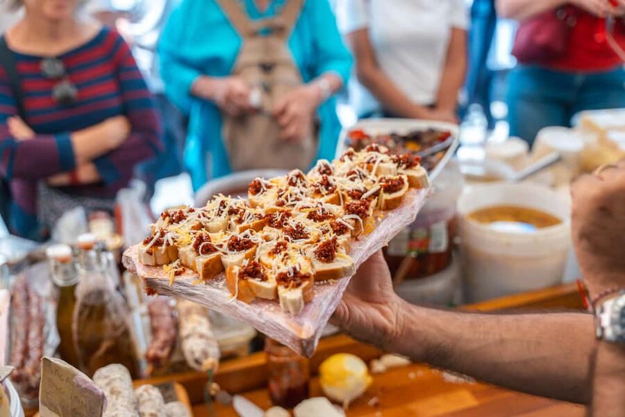 Syracuse: The Street Food Tour in Ortigia with a Local Guide - Why this Ortigia food tour works so well