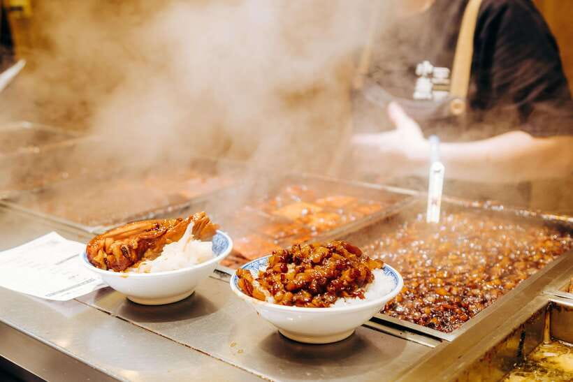 Taipei: Food Tours w/ Top 10 Taiwan Food (Breakfast/Dinner) - Two food tours, two different views of Taipei