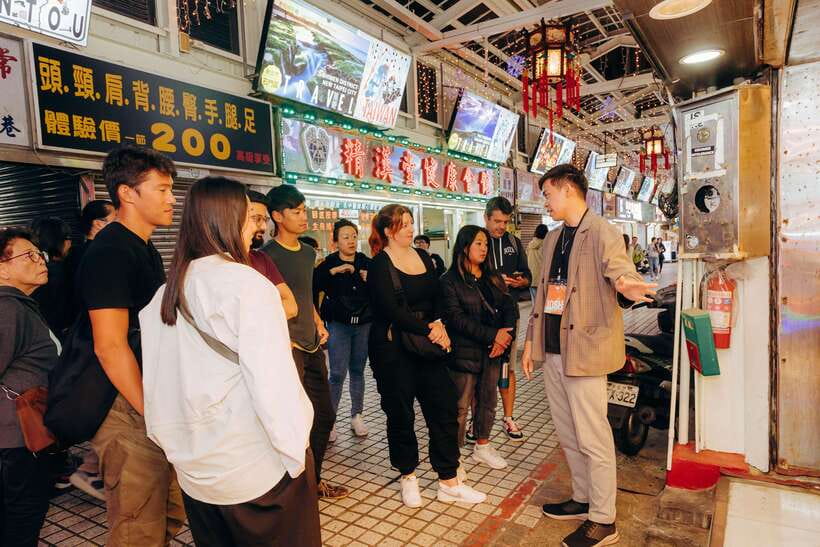 Taipei: Food Tours w/ Top 10 Taiwan Food (Breakfast/Dinner) - Bubble tea explained, not just handed over