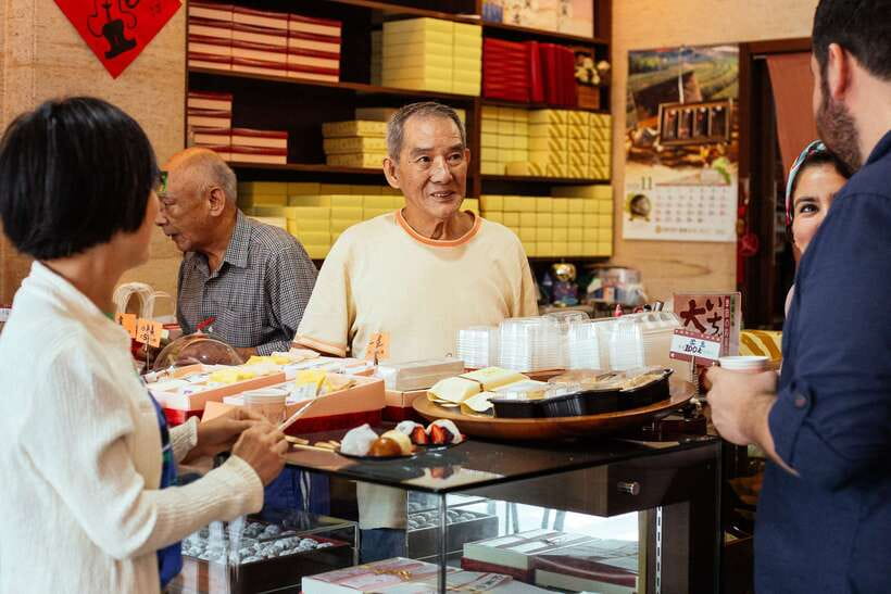 Taipei: Private Food Tour – 10 Tastings with Locals - Chiang Kai-shek and the old prison wall