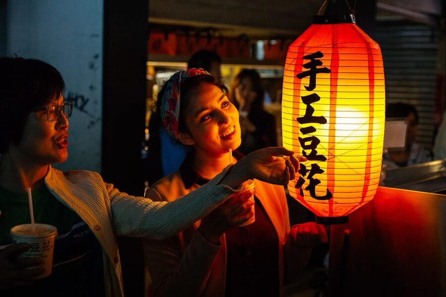 Taipei: Private Food Tour – 10 Tastings with Locals - The guide often determines the value
