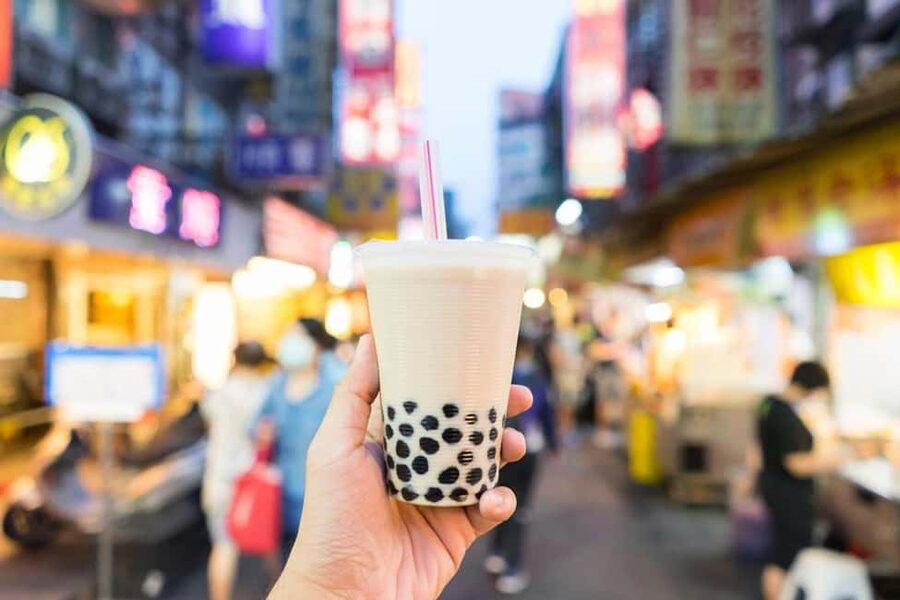 Taipei: Street Food & Hidden Eats Night Market Food Tour - Yongkang Street and the sweet side of Taipei