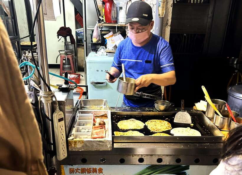 Taipei: Street Food & Hidden Eats Night Market Food Tour - What the $55 price really covers