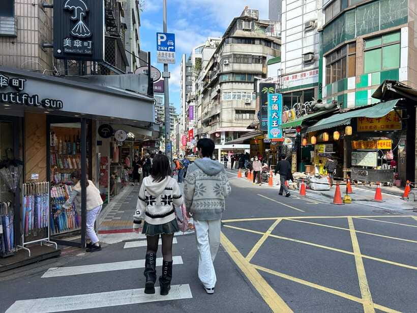 Taipei: Street Food & Hidden Eats Night Market Food Tour - Practical points for a smoother evening