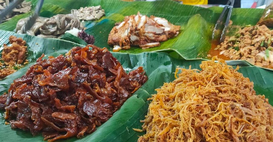 Takua Pa: Food Market, Tsunami Museum, Temple, & Old Town - Kong Kha Temple and its unusual pagoda