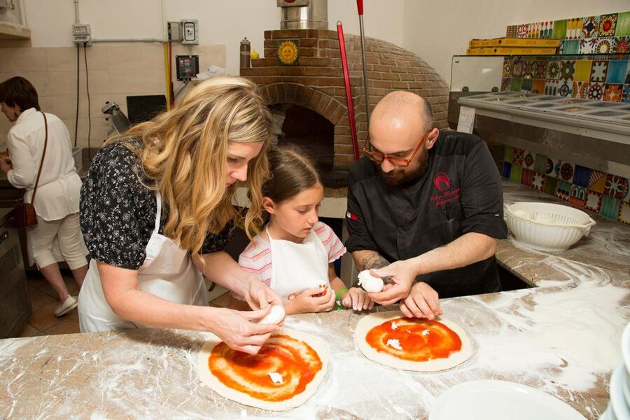 Taormina Pizza making class - The market visit adds local flavor