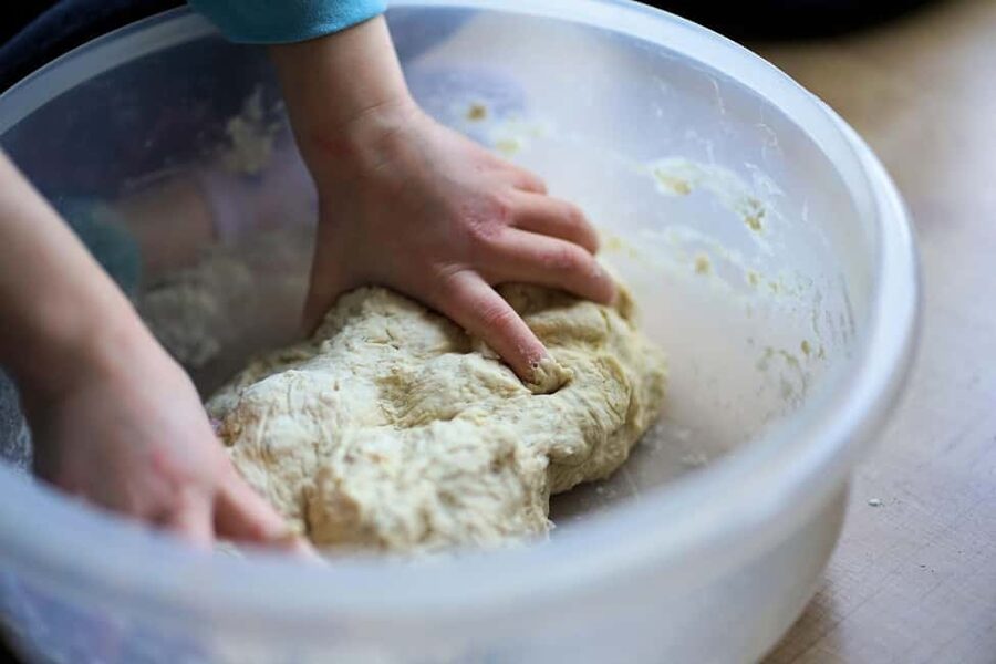 Taormina: Pizza Making Class with Lunch and Wine Tasting - Is It Good for Families, Couples, and Solo Visitors?