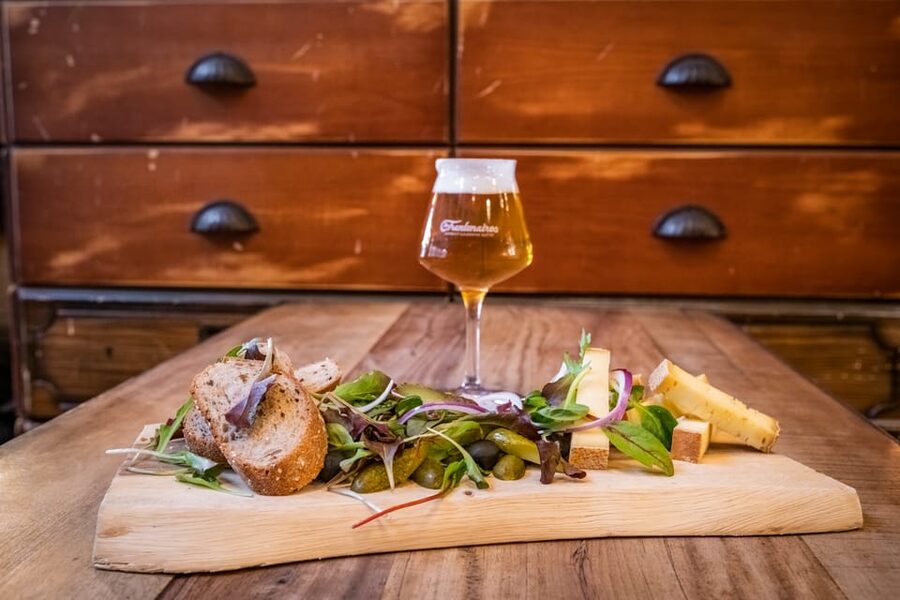 Taste my Fribourg Self-Guided Food Tour - La Schweizerhalle for cheese and craft beer