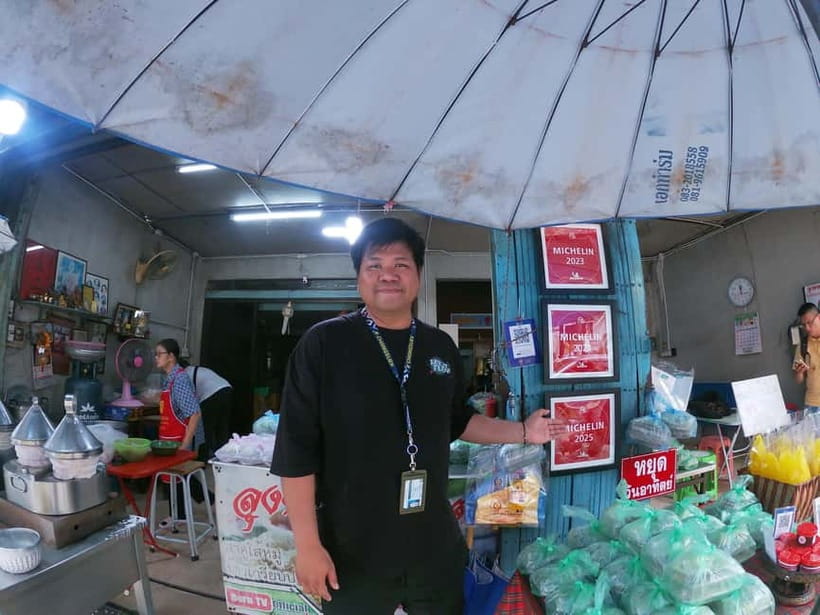 Taste of Chiang Mai: Michelin Guide & Street Food Tour - Thana Ocha and the Hakka pink noodle stop