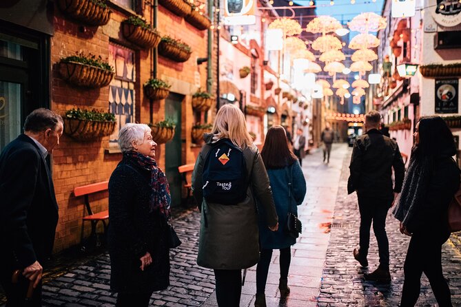Taste & Tour: The original Belfast Food Tour™️ with drinks - Ending at The Reporter bar