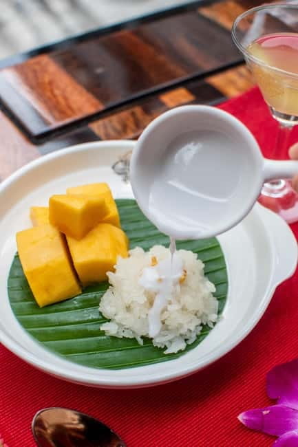 Thai Bus Food Tour Experience in Bangkok - Phra Sumen Fort and the National Museum
