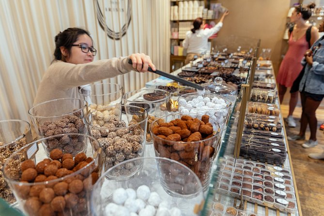 The 10 Tastings of Brussels With Locals: PRIVATE Food Tour (B-Corp certified) - Maison du Sac and the small streets of Brussels