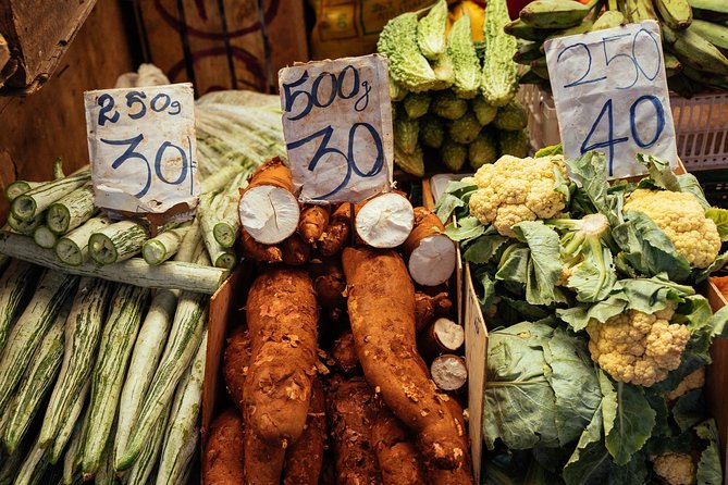 The 10 Tastings of Colombo With Locals: Private Street Food Tour - Milk tea and market life in Pettah