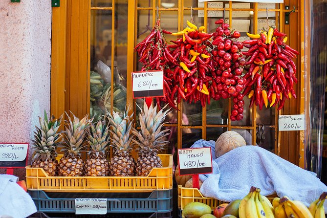 The Award-Winning Private Food Tour of Budapest: 6 or 10 Tastings - Szimpla Kert and the ruin-bar setting