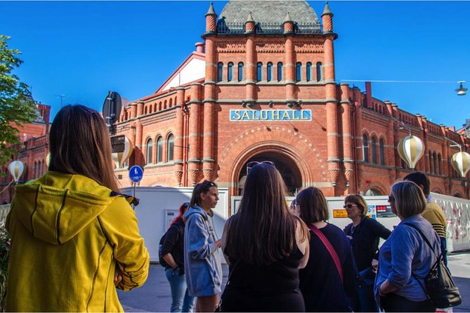 The Nordic Food Walk Stockholm - Walking into Gamla Stan for candy and fika