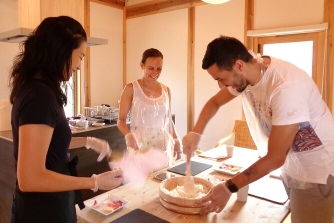 The Original Small-Group Sushi Making Class in Kyoto - What the small group means for you