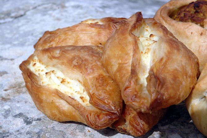 The Valletta Street Food and Culture Walking Tour - Castille Square and Auberge d’Italie