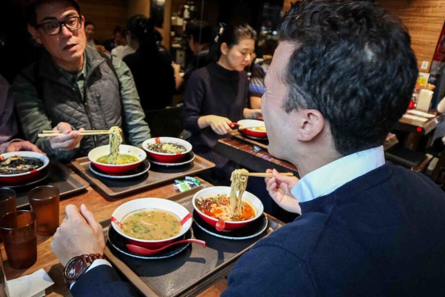 Tokyo: Ramen Tasting Tour with 6 Mini Bowls of Ramen - The guide can make or break the afternoon