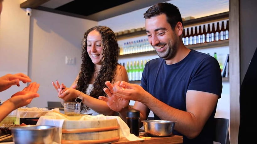 Tokyo: Roll and Authentic Sushi Making Class in Asakusa - Key points before you book