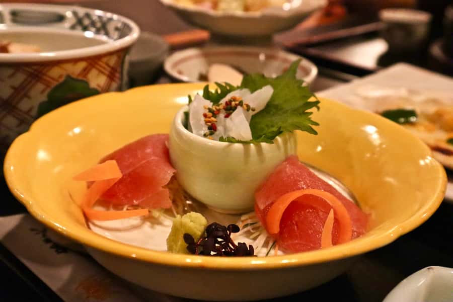 Tokyo: Secret Food Walking Tour - Sushi first, while your appetite is ready
