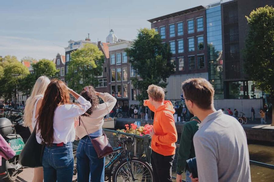 Top 10 Tastings of Amsterdam: Guided Walking Food Tour - Walking the Jordaan and canal belt between bites