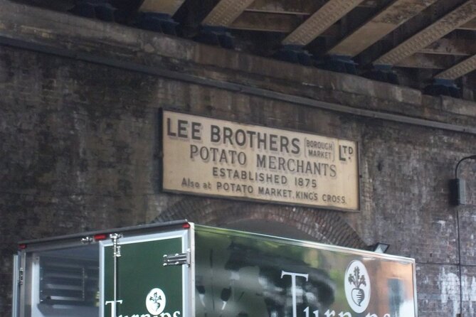 Traditional English Walking Food Tour With London Food Tours - How much food is included?