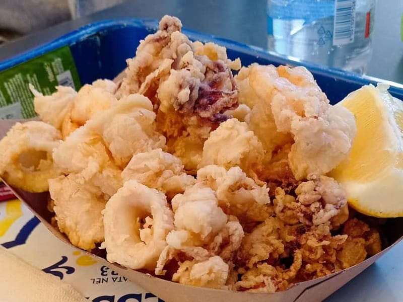 Trieste: Guided Foodie Walking Tour - Walking through the old center