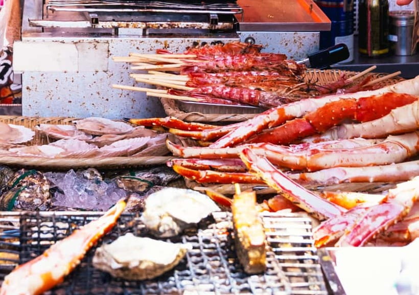 Tsukiji Fish Market: Street Food & Culture Walking Tour - Seeing the working side of Tsukiji Fish Market