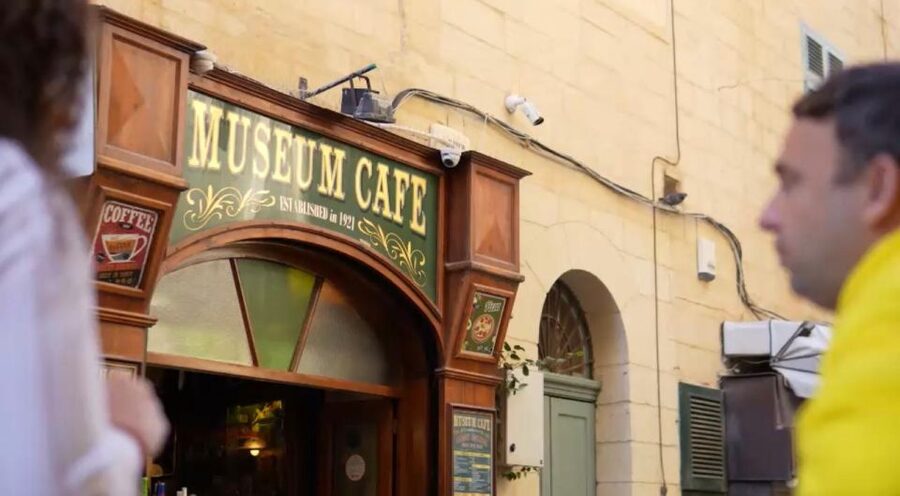 Valletta: Maltese Food and Drink Guided Walking Tour - Valletta’s Knights, architecture, and harbour past