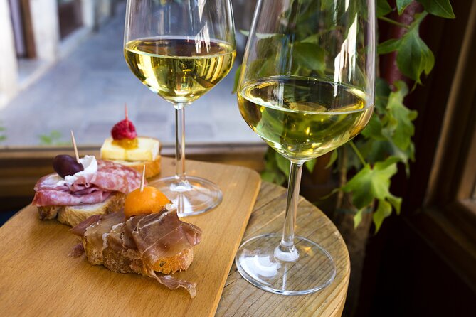 Venice Bacaro Food Tour: Eat and Drink like a Venetian - Meeting at the Colleoni Statue
