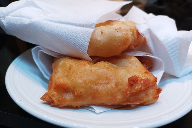 Venice Bacaro Food Tour: Eat and Drink like a Venetian - Third Stop: Mozzarella in Carrozza on Calle de la Bissa