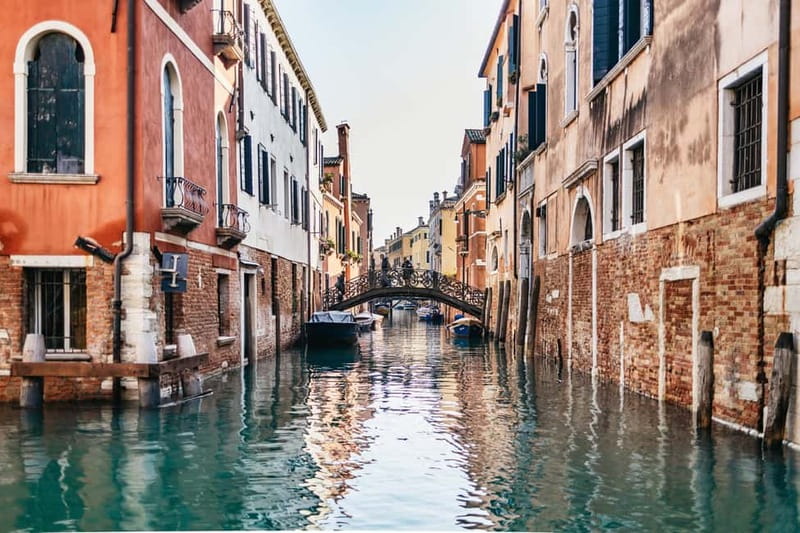 Venice: Eat Like a Local Food Tour with Wine & Spritz - Starting at Campo della Maddalena in Cannaregio