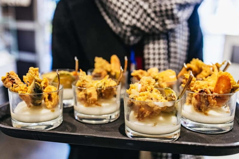 Venice: Eat Like a Local Food Tour with Wine & Spritz - Reaching Rialto and tasting the market’s influence