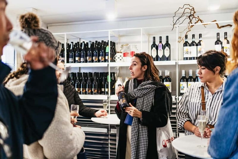 Venice: Eat Like a Local Food Tour with Wine & Spritz - Quiet lanes away from the main tourist flow