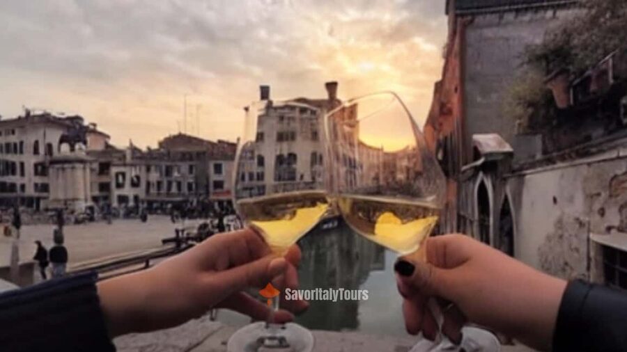Venice: Sunset Walking Tour with Food and Wine Tastings - Cicchetti, the small plates that shape Venetian eating