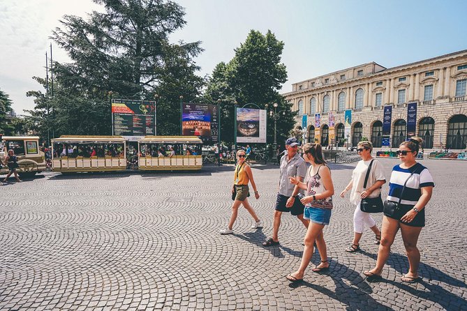 Verona All in one: Food Walking Tour, Lunch & Wine - Ponte Pietra and gelato to finish