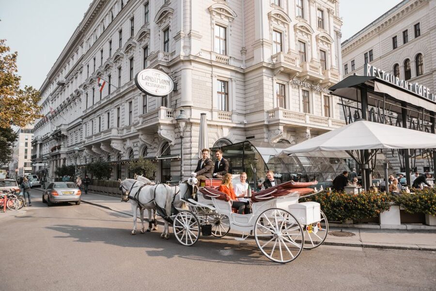 Vienna: Culinary Horse-Drawn Carriage Experience - Hofburg, Spanish Riding School, And The Imperial Center