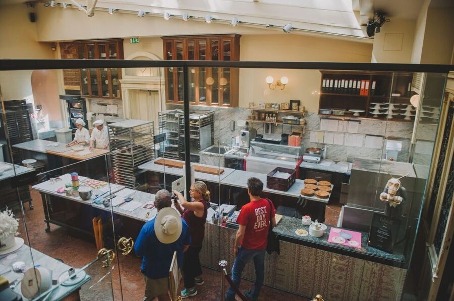 Vienna: Guided Foodie Walking Tour with Tastings and Coffee - Sausages, goulash, and the Wurstelstand tradition