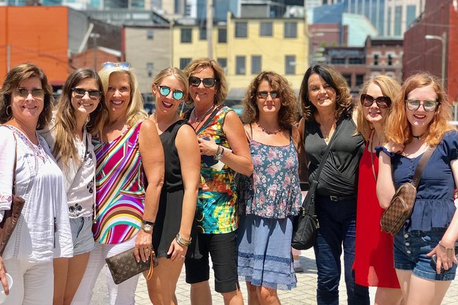 Walking Food & Drink Tour of Downtown Nashville - Small groups and guide quality