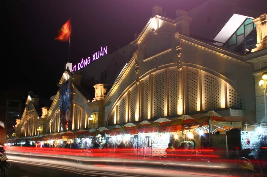 Weekend Hanoi Night Market & Street Food Tour - Why the guides make or break the evening