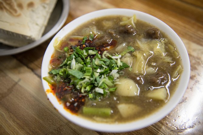 Xi'an Evening Food Tour by TukTuk - Why the guide can make or break the evening