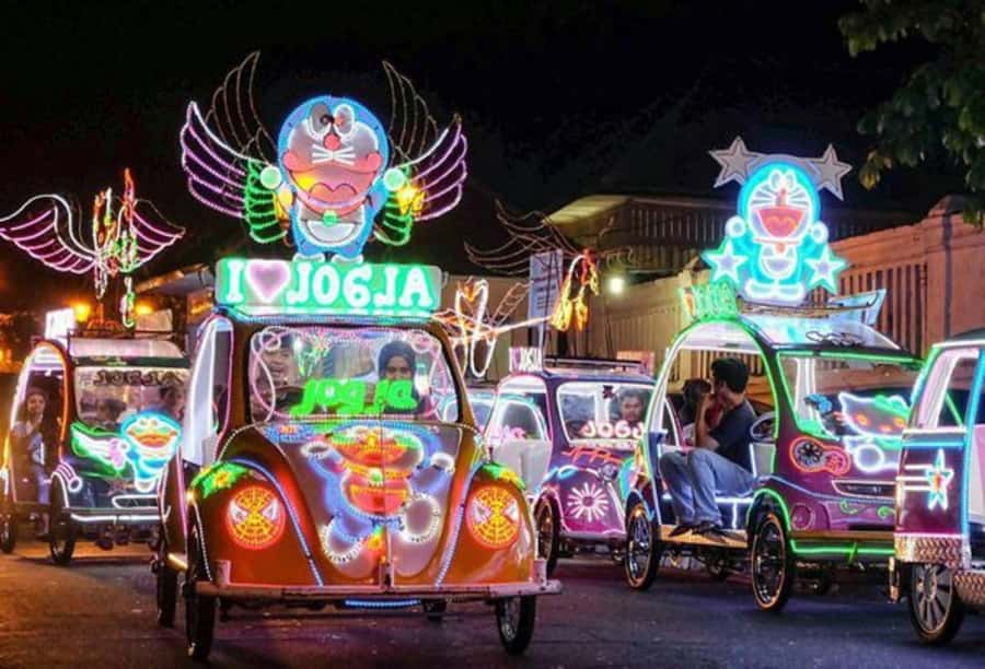 Yogyakarta: Guided City Walk and Food Tour - Walking Malioboro with a local guide