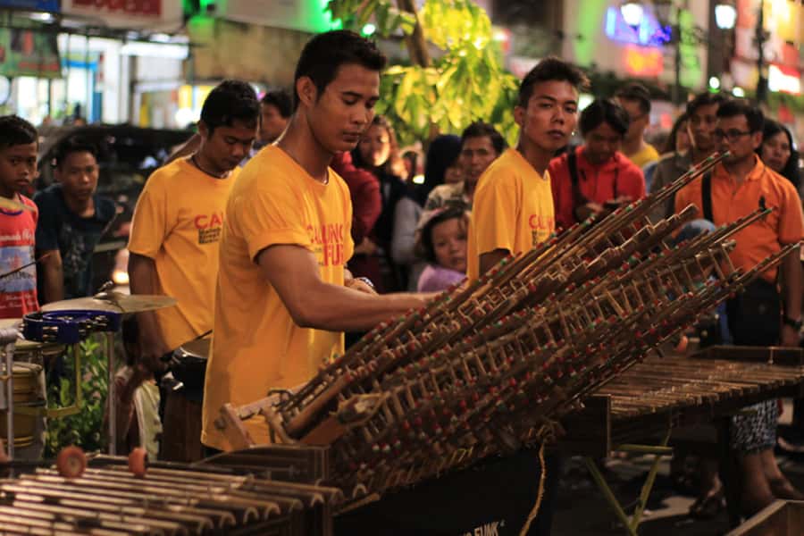 Yogyakarta: Guided City Walk and Food Tour - The becak ride adds local character