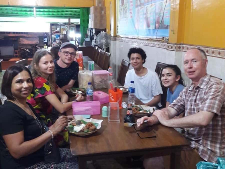 Yogyakarta: Nighttime Walk and Food Tour - Jalan Brigjen Katamso and the serious eating