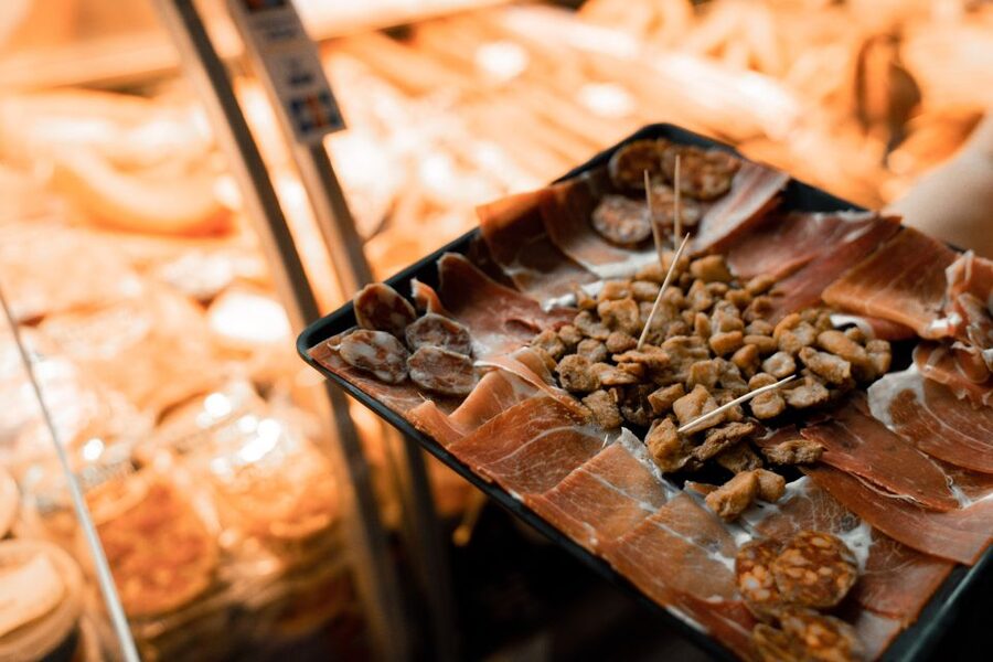 Zagreb: Food Tour with Tastings - Aperitif, local customs, and the conversation around food